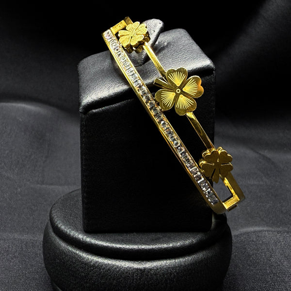 Luxe Gold Clover Bracelet