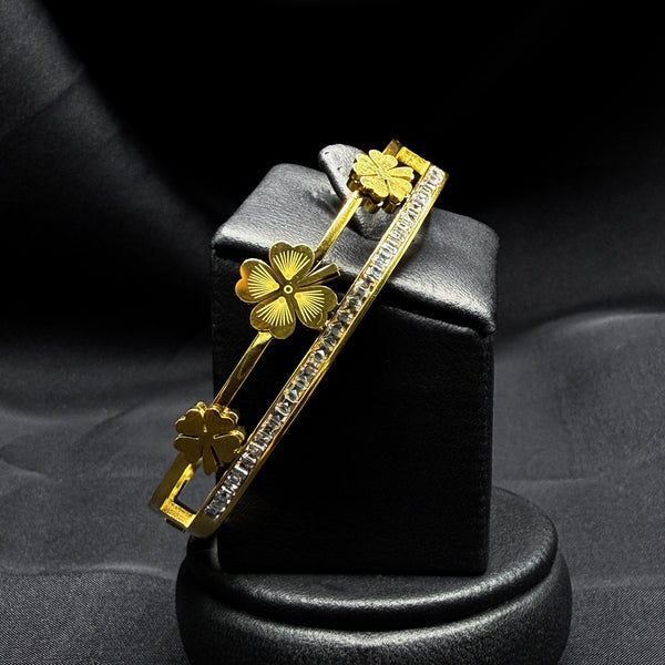 Luxe Gold Clover Bracelet