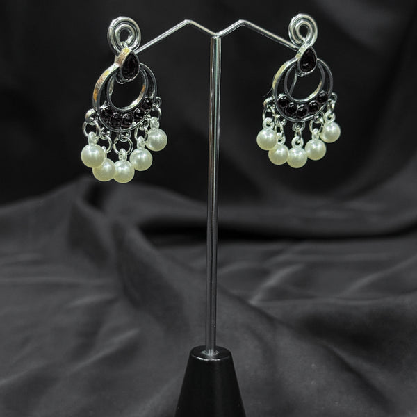 Silver plated Earrings With Black white pearls